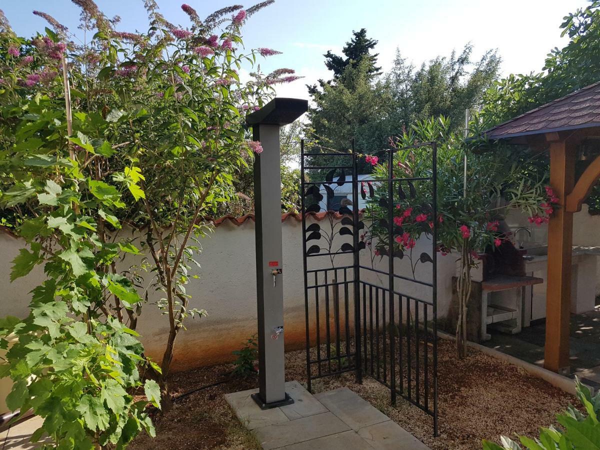 Holiday Home Smokvin Hlad Peroj Extérieur photo
